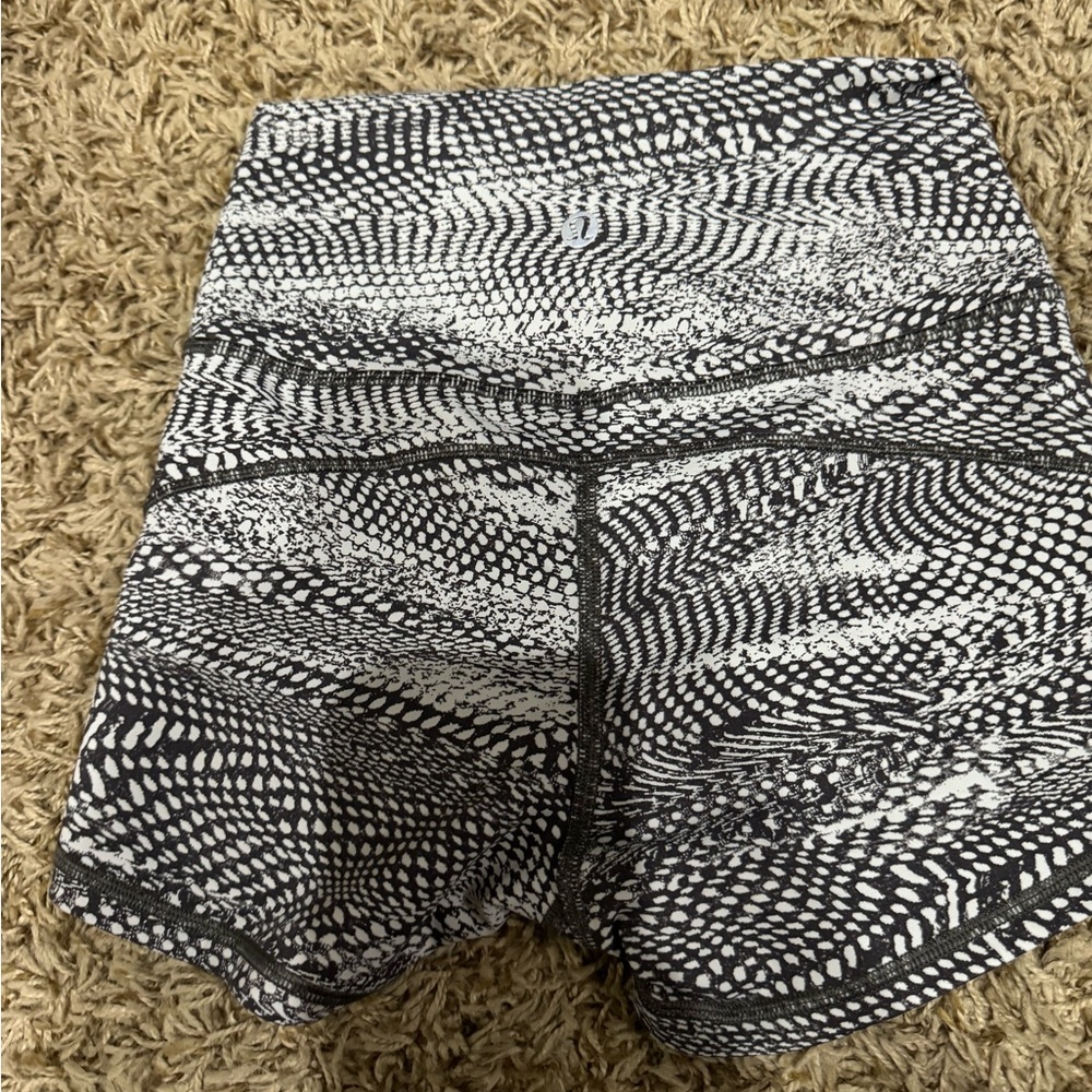 Lululemon shorts, Sz 2